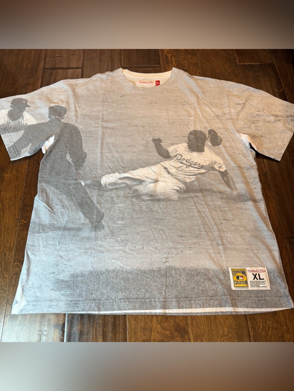 Mitchell and Ness Dodgers Jackie Robinson Big Graphic T-Shirt size XL Oversized